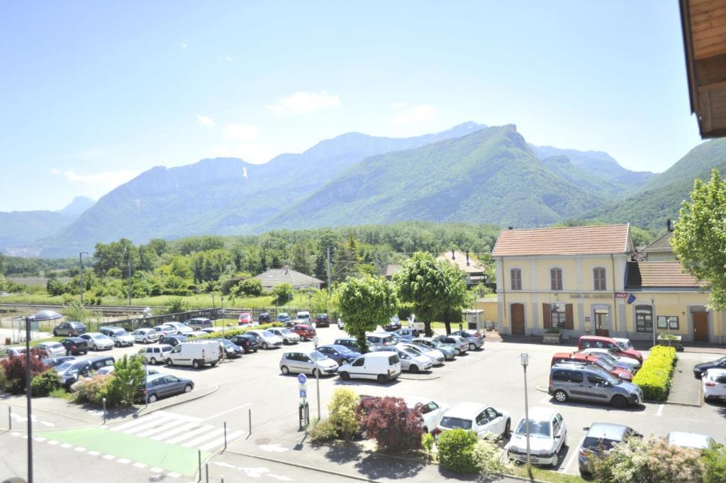Alp'Hotel Voreppe Esterno foto