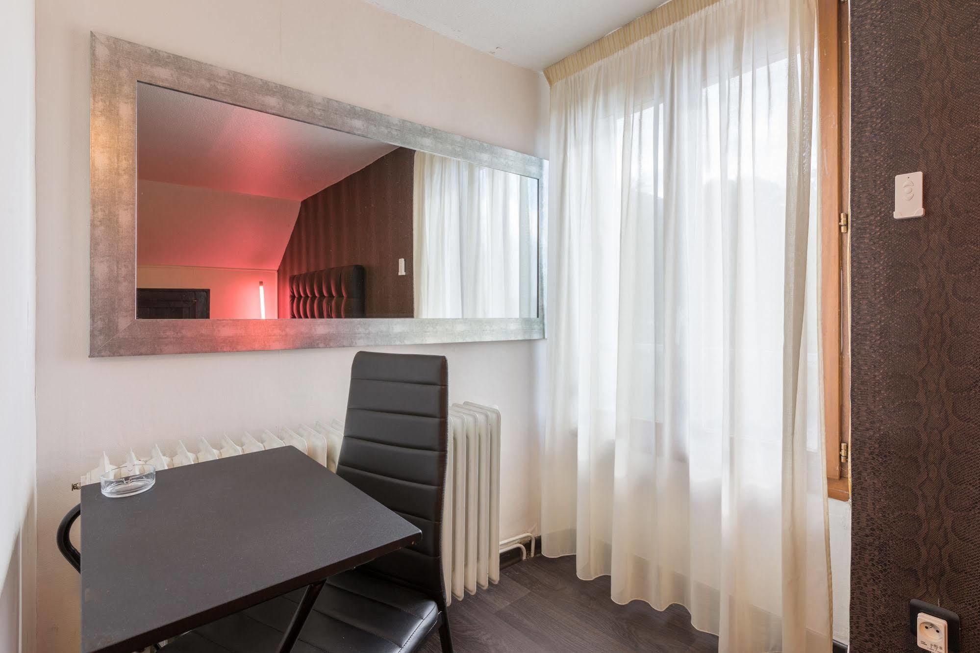 Alp'Hotel Voreppe Esterno foto
