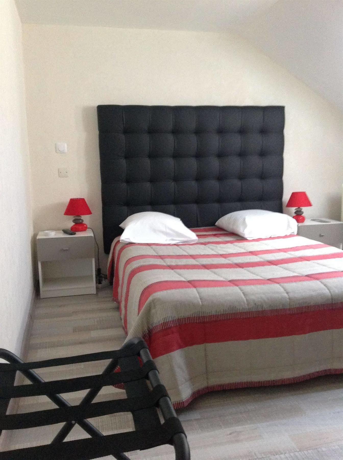 Alp'Hotel Voreppe Esterno foto