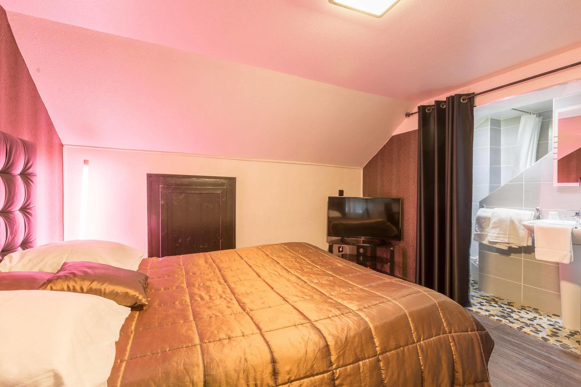 Alp'Hotel Voreppe Esterno foto